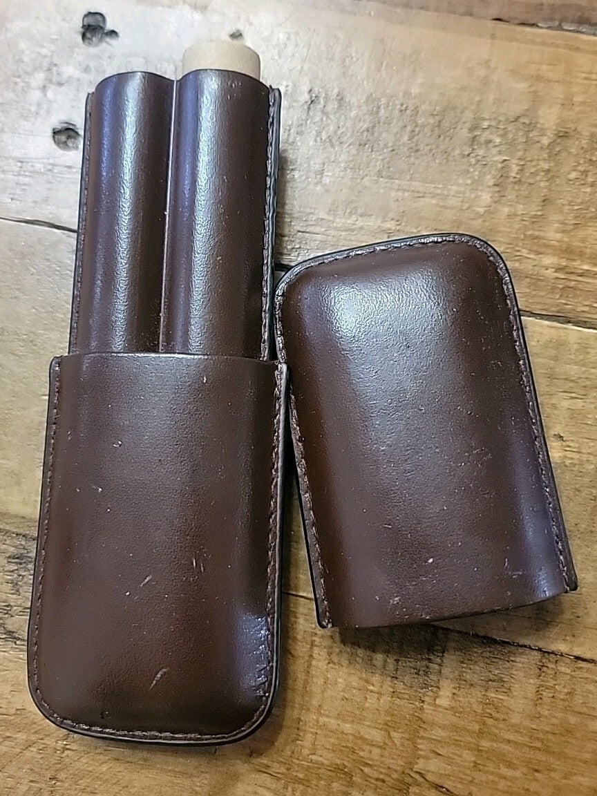 Two Finger Dark Brown Leather Cigar holder incl plastic guillotine cigar cutter