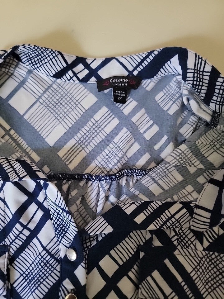 Cocomo Woman 2X Blouse Navy White Geometric Print Roll Tab Sleeve Plus Size