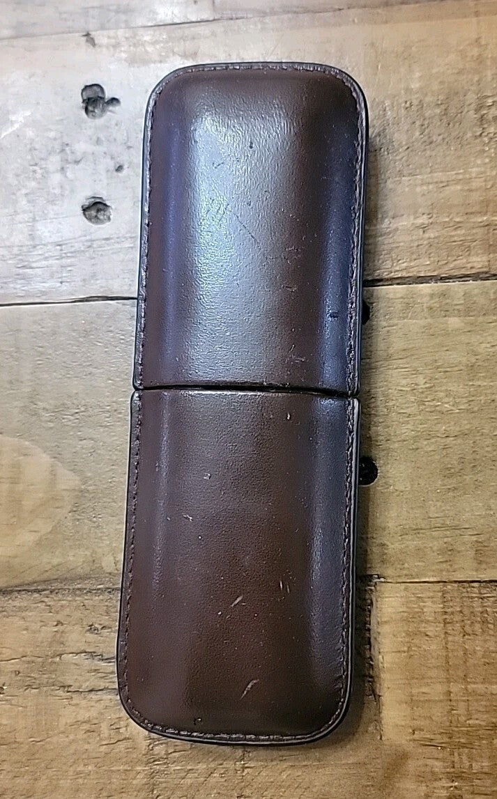 Two Finger Dark Brown Leather Cigar holder incl plastic guillotine cigar cutter