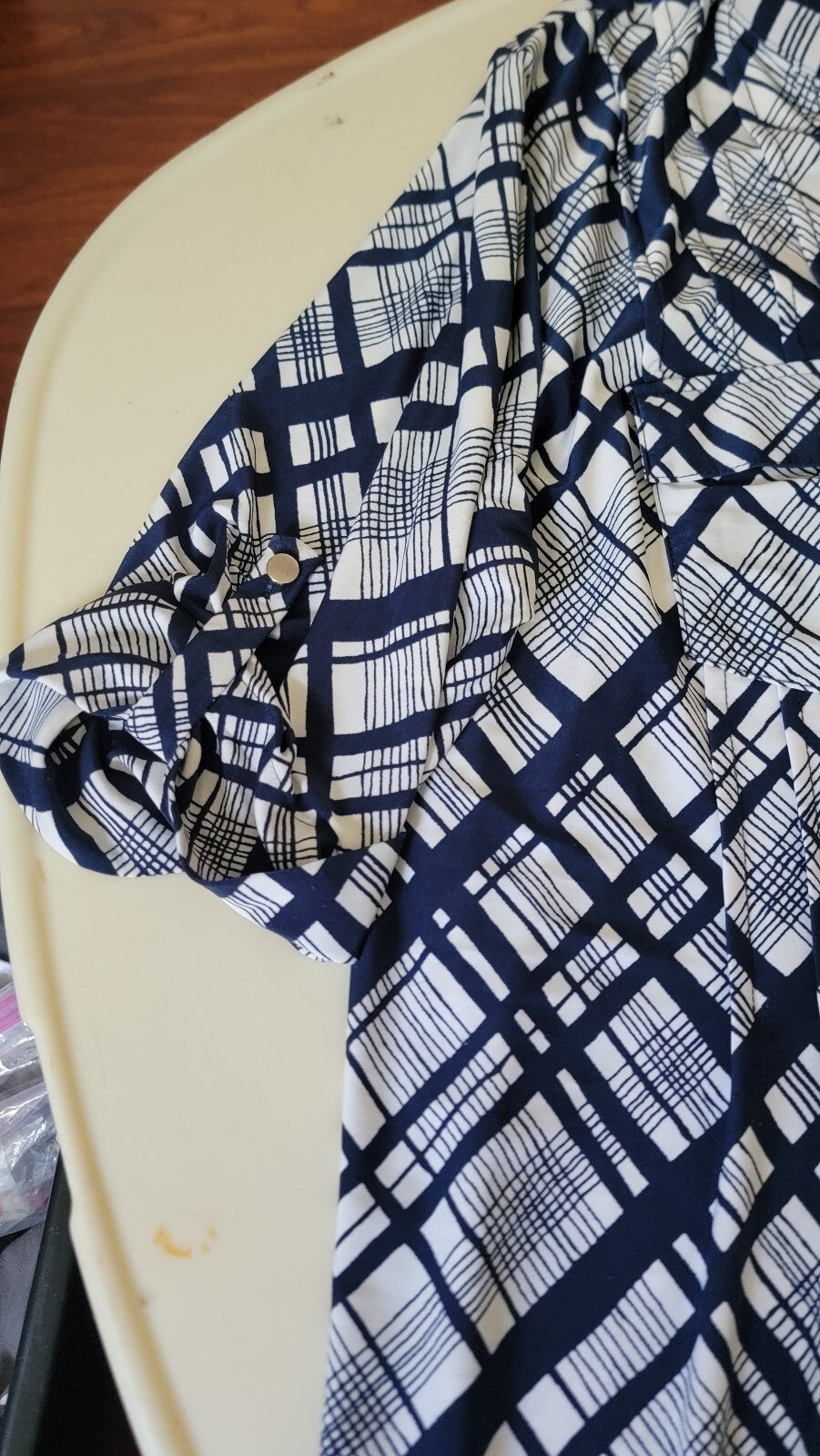 Cocomo Woman 2X Blouse Navy White Geometric Print Roll Tab Sleeve Plus Size