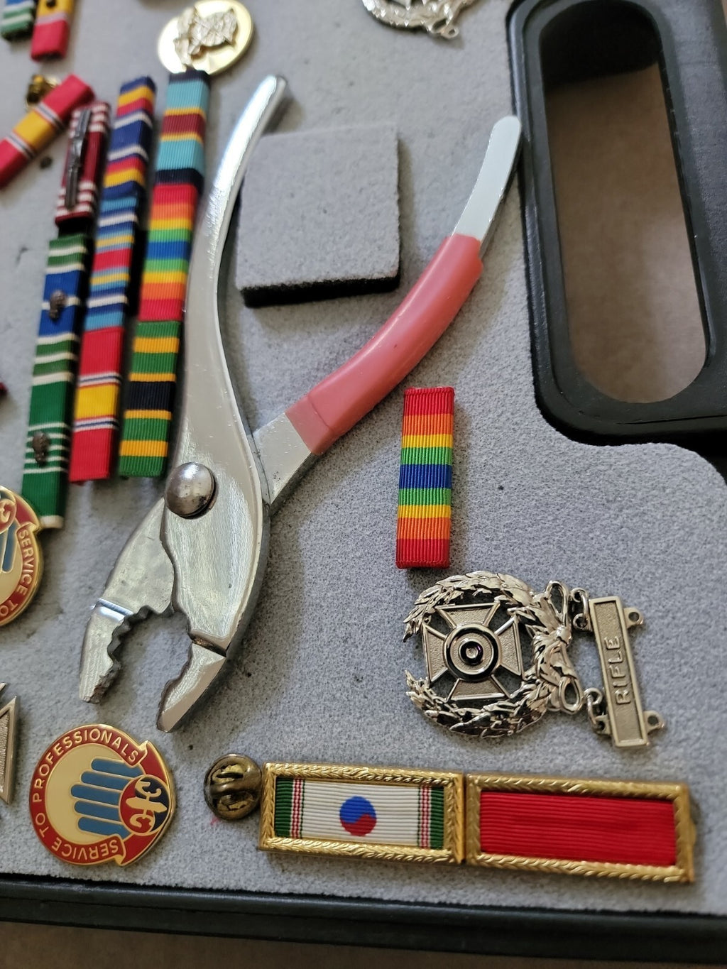 US Military Insignia Ribbon Bars Badges Pins Uniform Lot w/ Insignia Saver Case