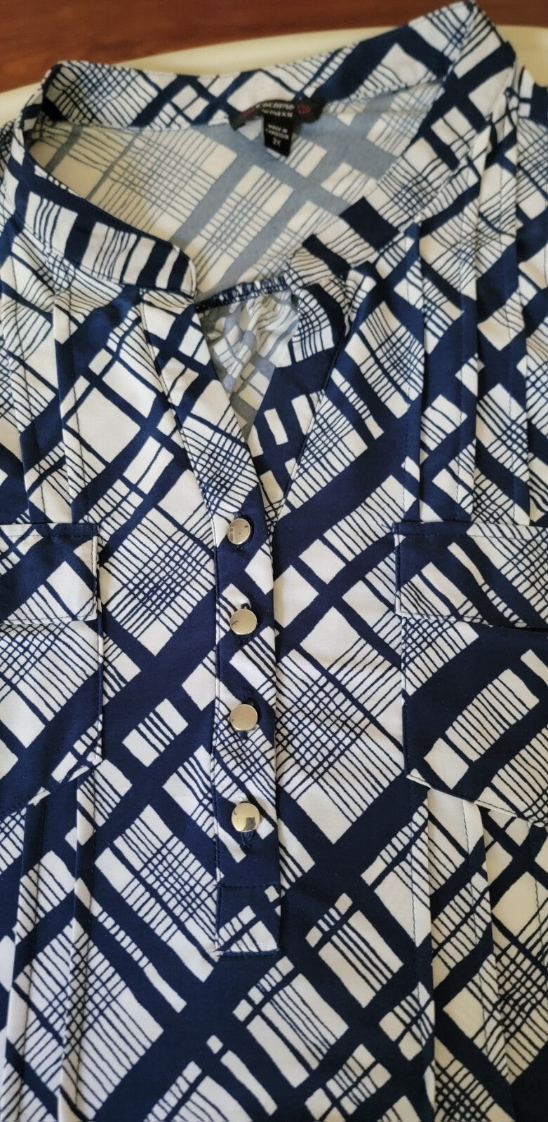 Cocomo Woman 2X Blouse Navy White Geometric Print Roll Tab Sleeve Plus Size
