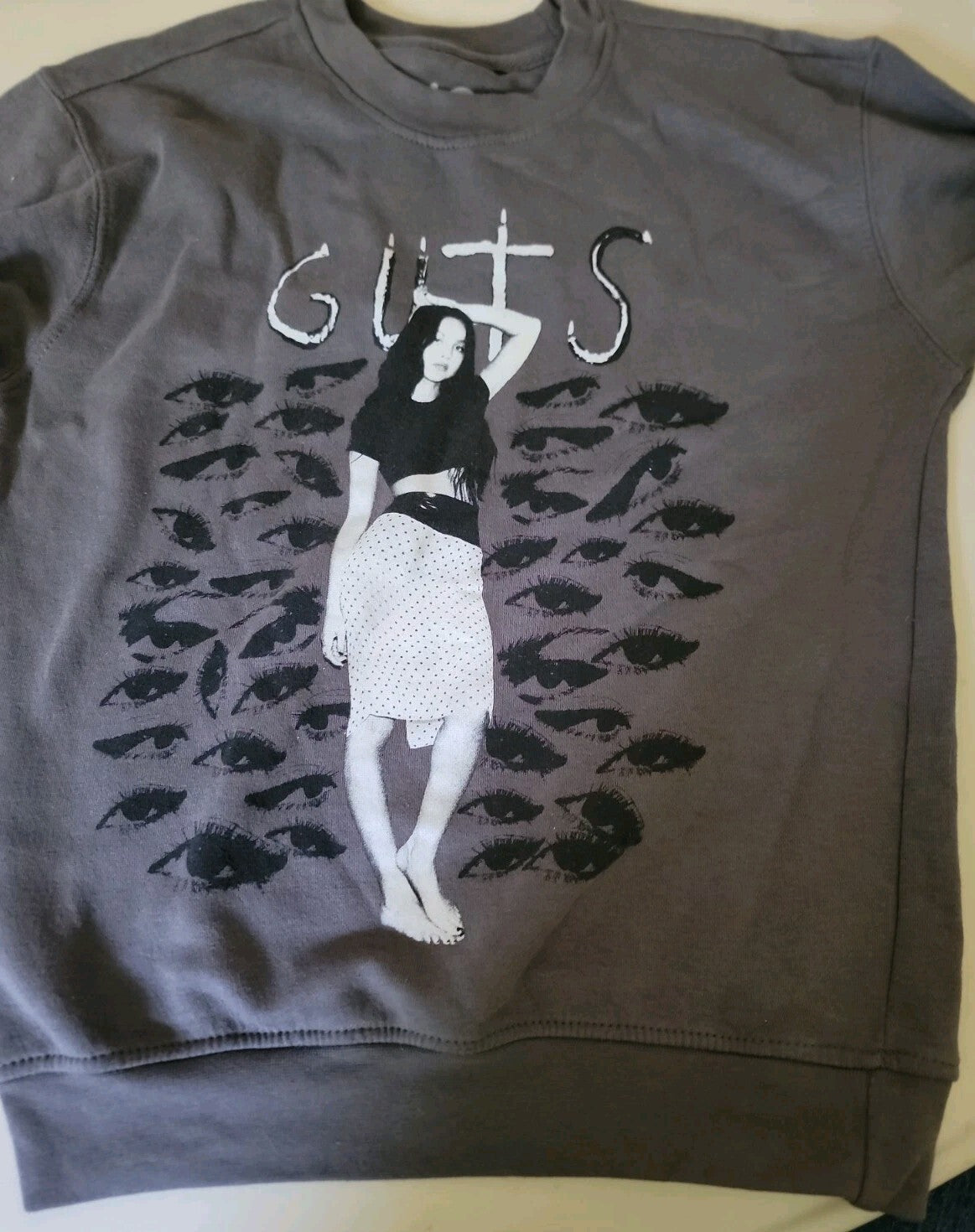 Olivia Rodrigo GUTS Sweatshirt Women’s M Gray Graphic Crewneck Stars 2024